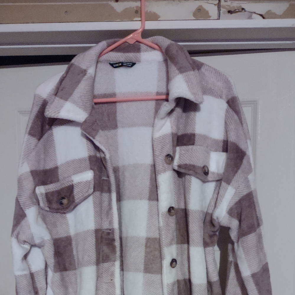 Shein size‎ medium long sleeve button down buffalo plaid print Shirt Shacket